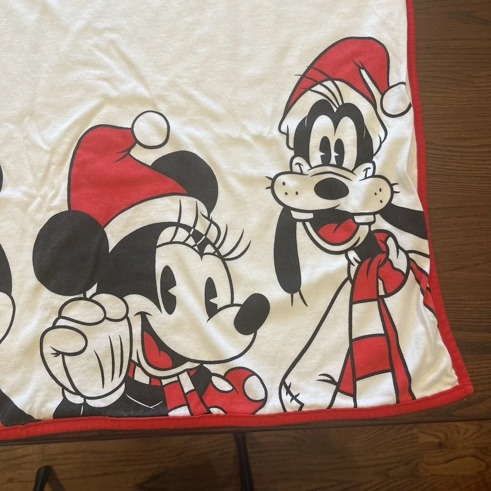 Disney Baby My First Christmas Blanket Mickey Minnie Donald Goofy Snowflakes